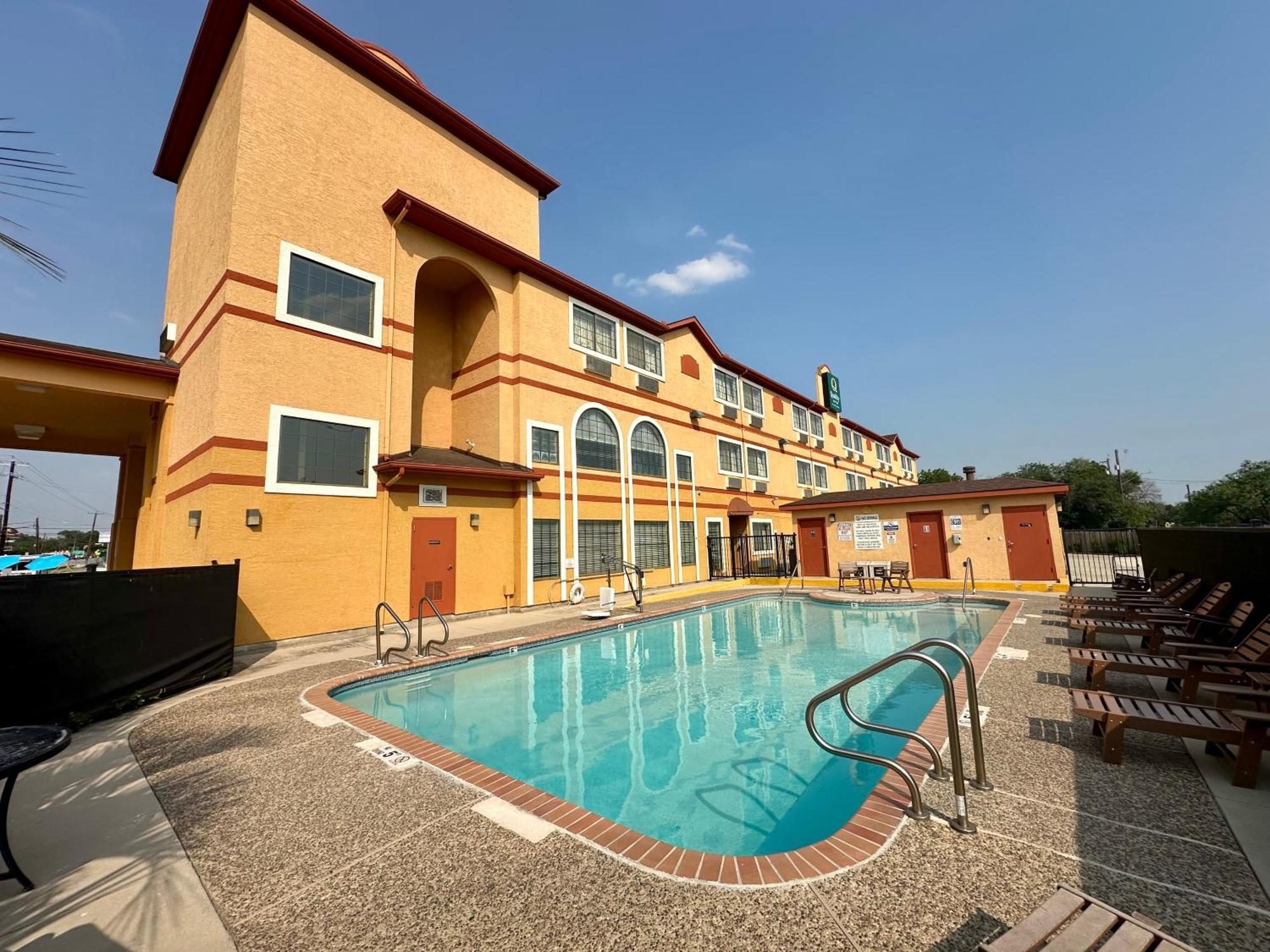 Quality Suites San Antonio Exterior foto